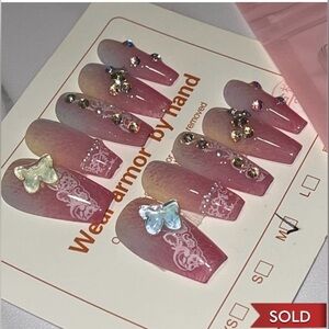 Reusable press on nails